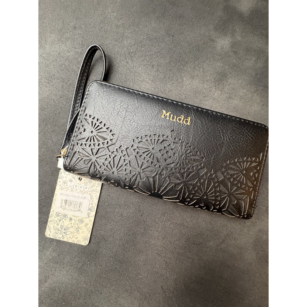 NWT BLACK MUDD WRISTLET WALLET WITH LATTICE CUTOUT‎ DESIGN